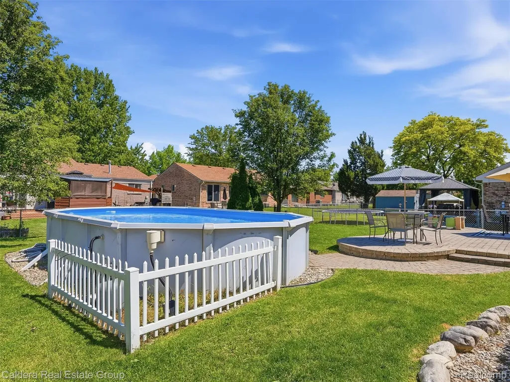 46270 Hollowoode Lane Macomb Township MI 48044