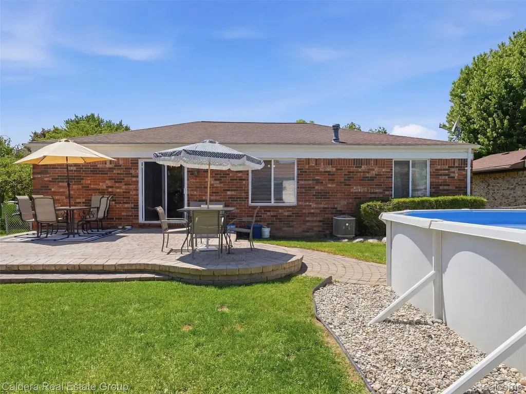 46270 Hollowoode Lane Macomb Township MI 48044