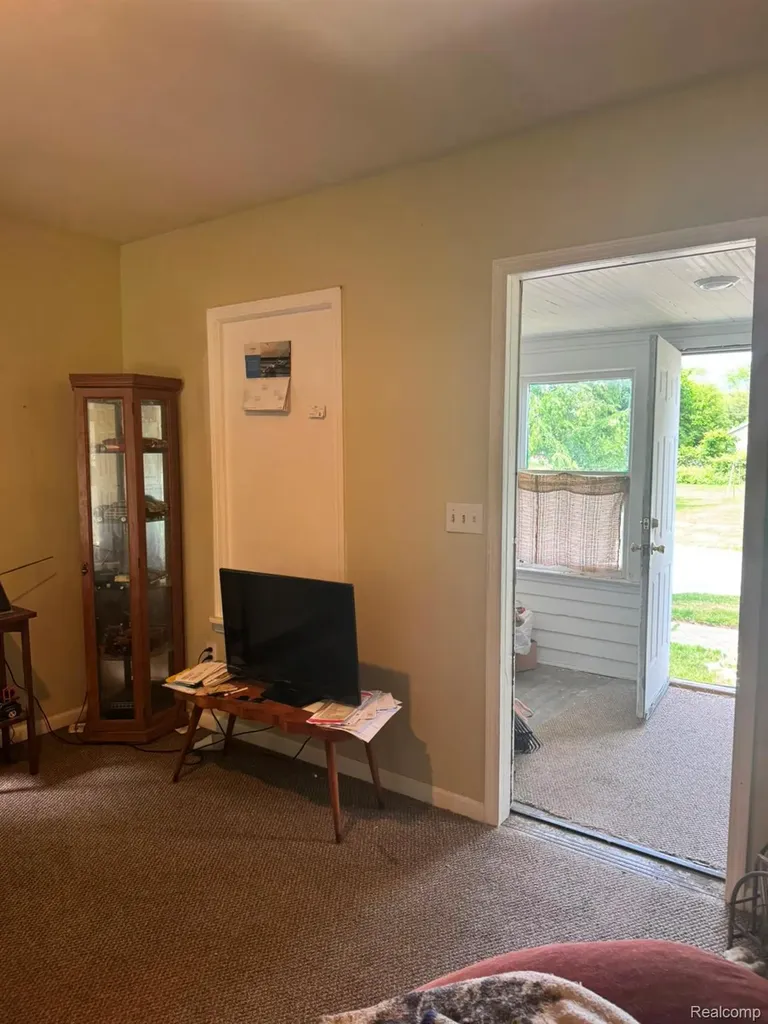 823 Remington Avenue Flint City MI 48507