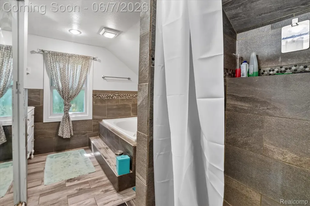 239 E Chestnut Street Webberville Village MI 48892