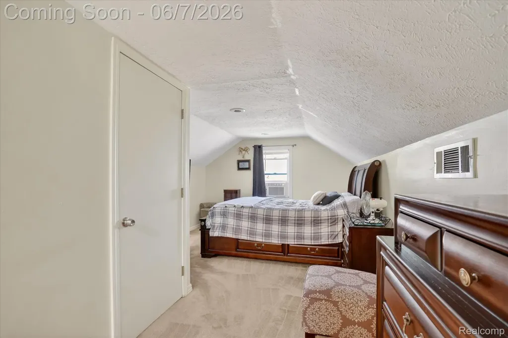 239 E Chestnut Street Webberville Village MI 48892