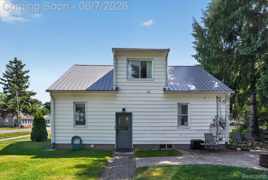 239 E Chestnut Street Webberville Village MI 48892