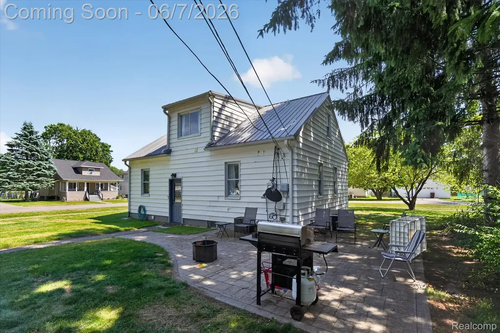 239 E Chestnut Street Webberville Village MI 48892