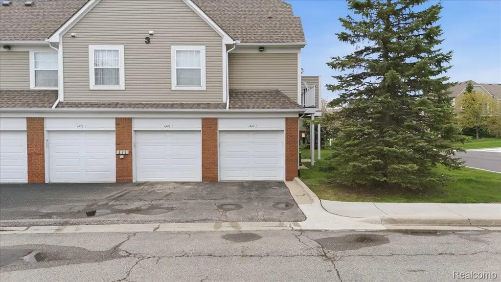 1980 Monarch Drive Shelby Charter Township MI 48316