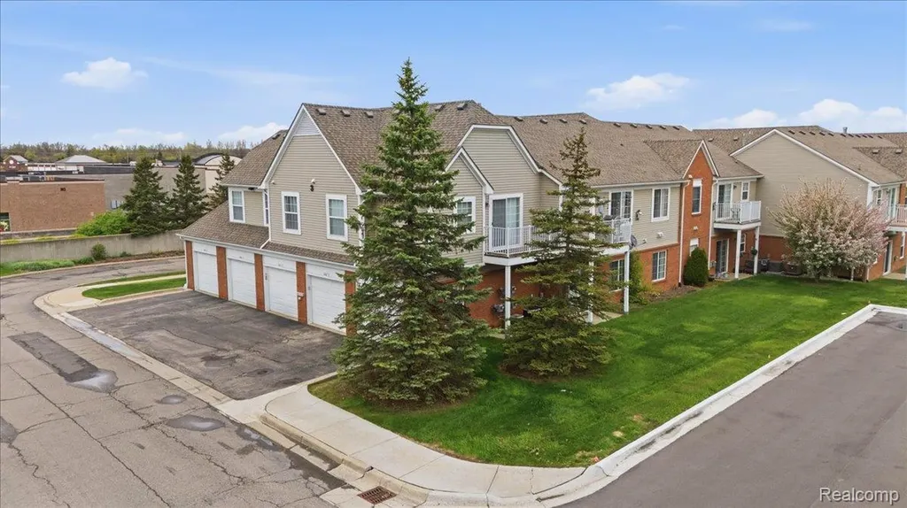 1980 Monarch Drive Shelby Charter Township MI 48316