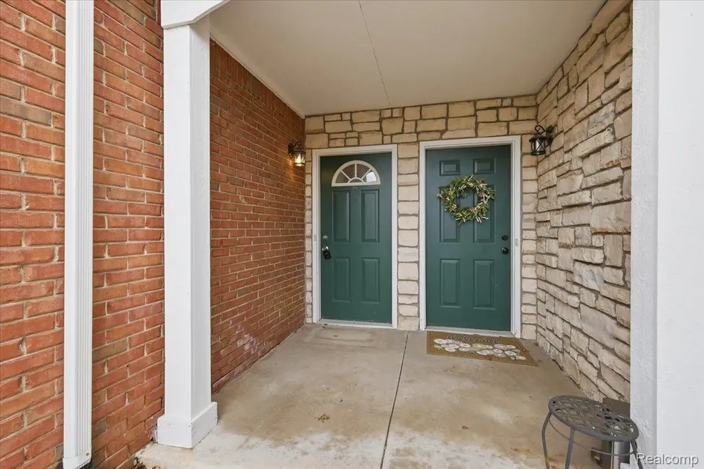1980 Monarch Drive Shelby Charter Township MI 48316