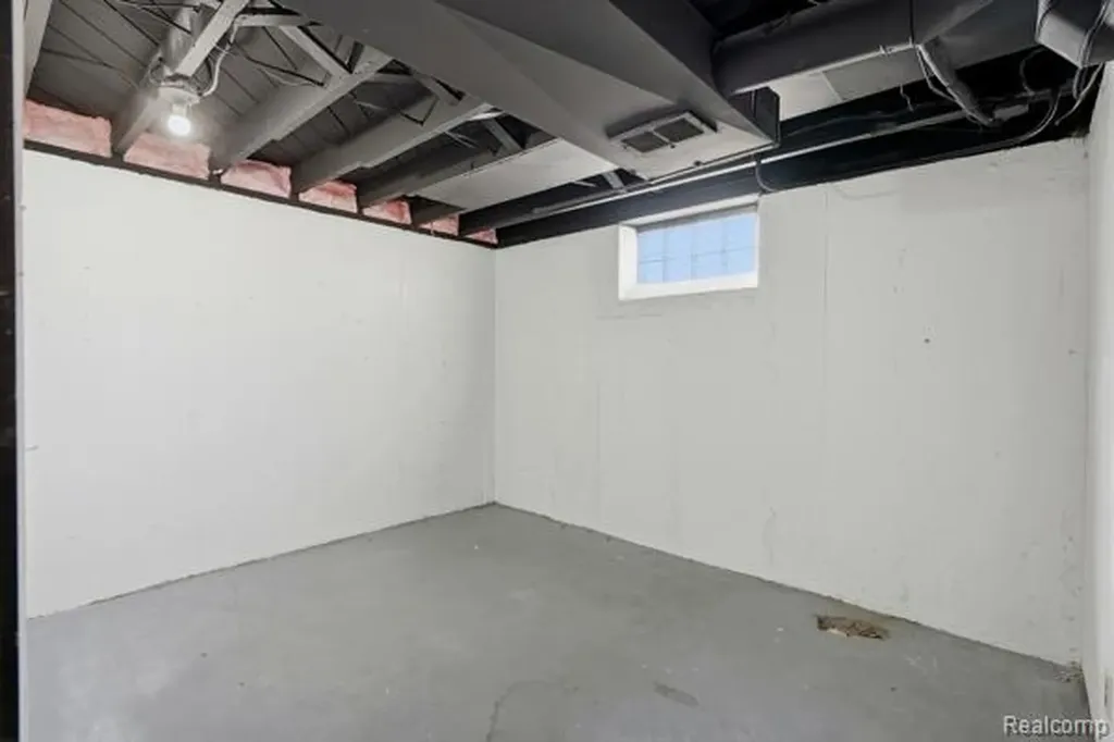 14581 Chatham Street Detroit City MI 48223
