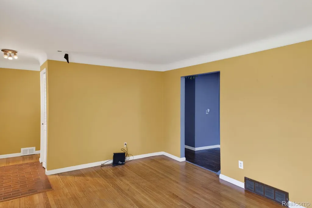 31822 Slumber Lane Fraser City MI 48026