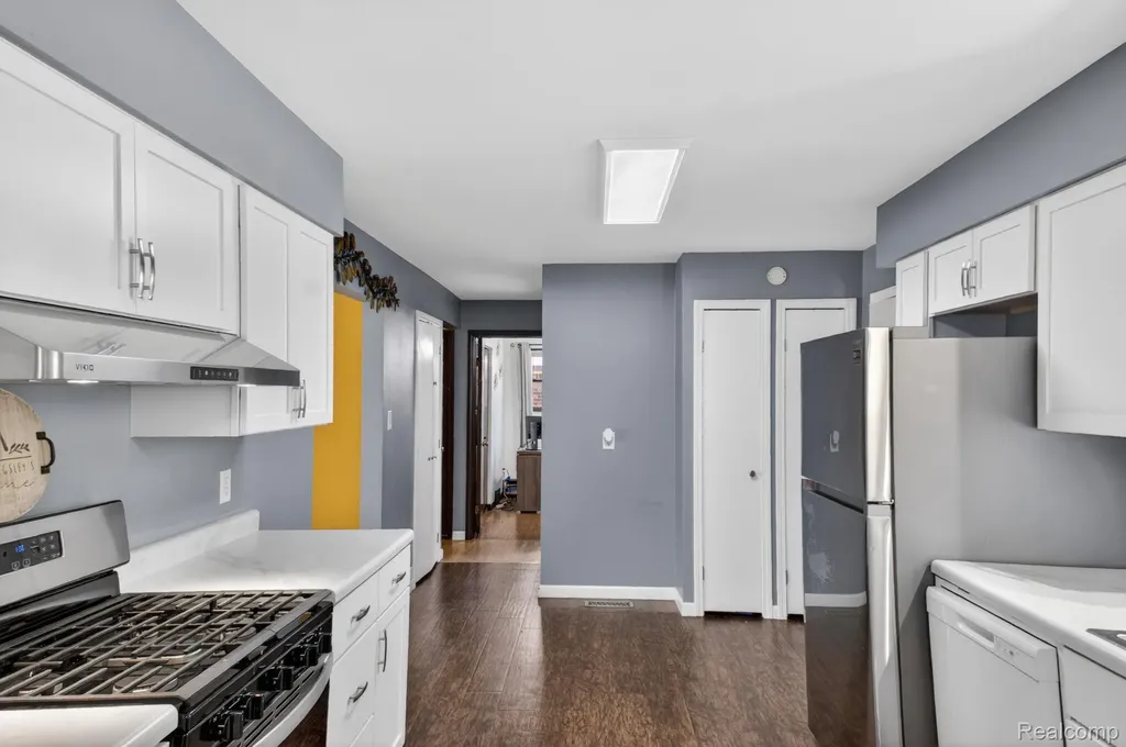 31822 Slumber Lane Fraser City MI 48026