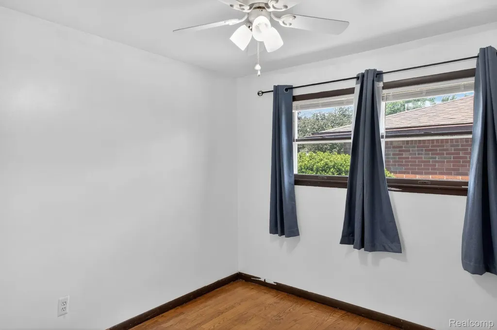31822 Slumber Lane Fraser City MI 48026