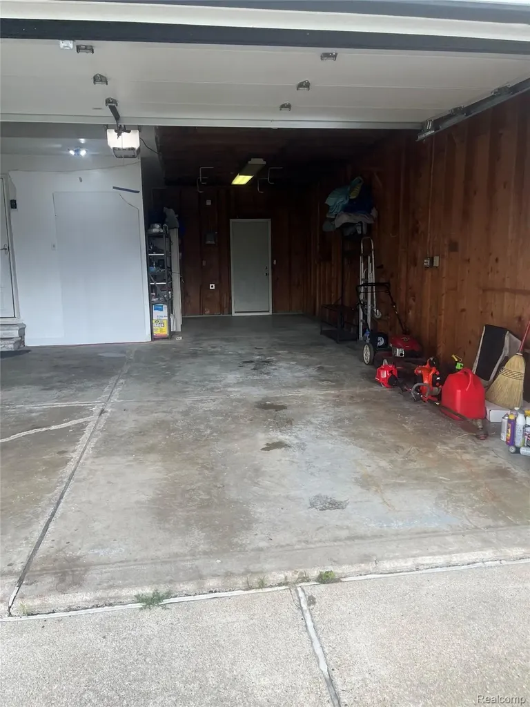 31822 Slumber Lane Fraser City MI 48026