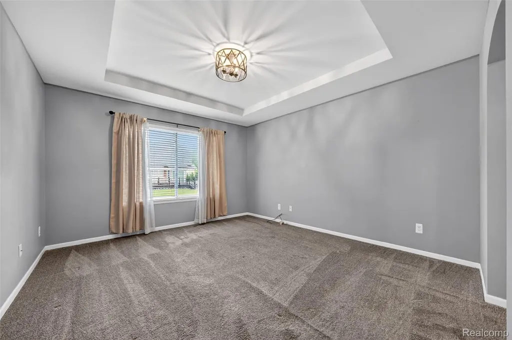 30278 Bradmore Road Warren City MI 48092