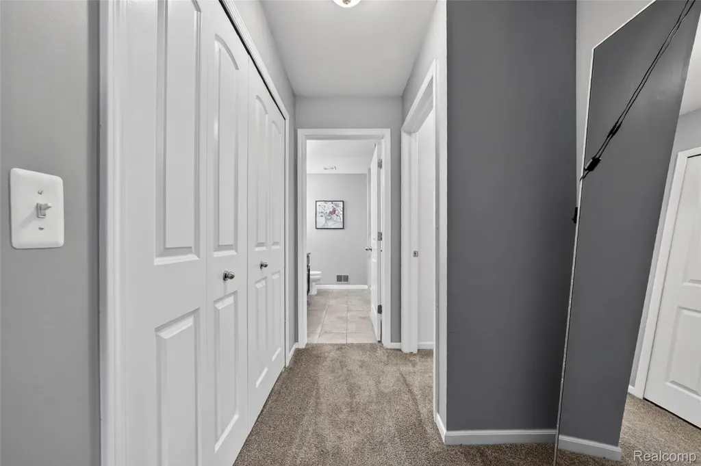 30278 Bradmore Road Warren City MI 48092