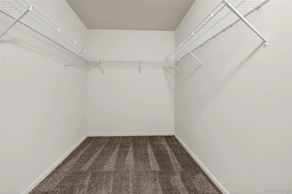 30278 Bradmore Road Warren City MI 48092