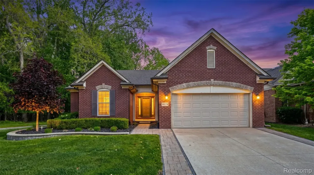 30278 Bradmore Road Warren City MI 48092