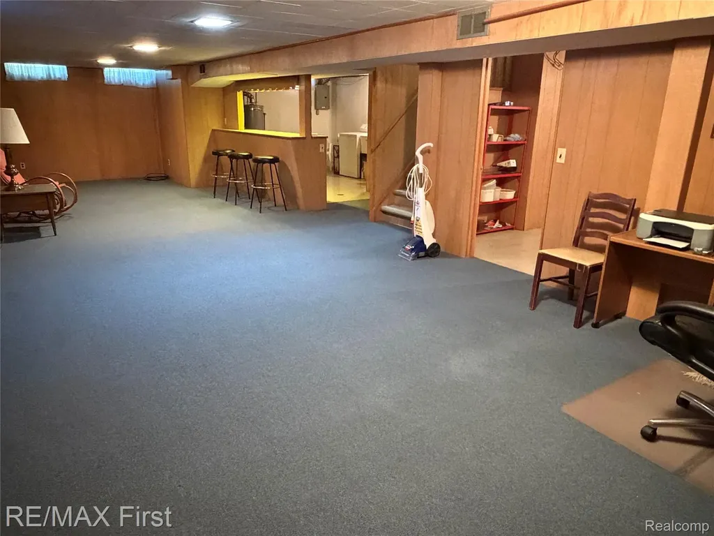 25886 Masch Avenue Warren City MI 48091