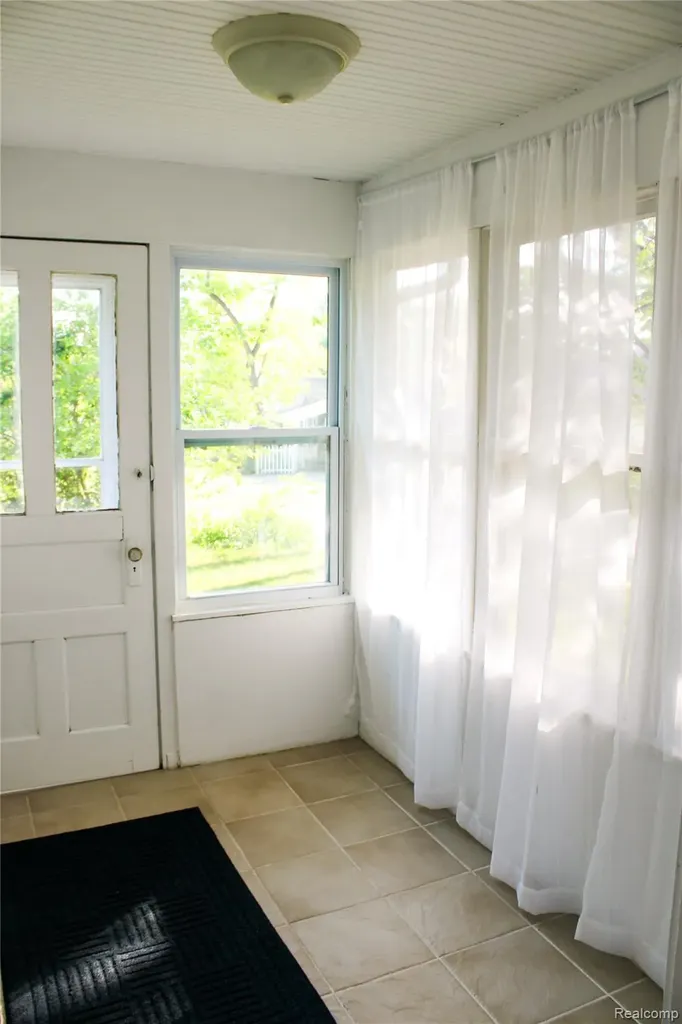 9485 Portage Lake Avenue Dexter Township MI 48169