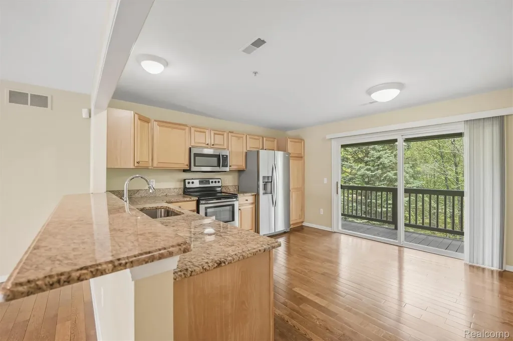 28284 Carlton Way Drive Novi City MI 48377