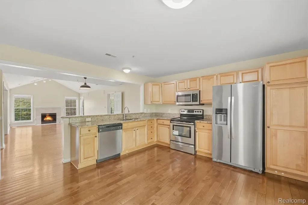 28284 Carlton Way Drive Novi City MI 48377