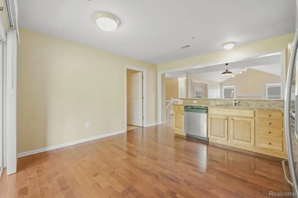 28284 Carlton Way Drive Novi City MI 48377