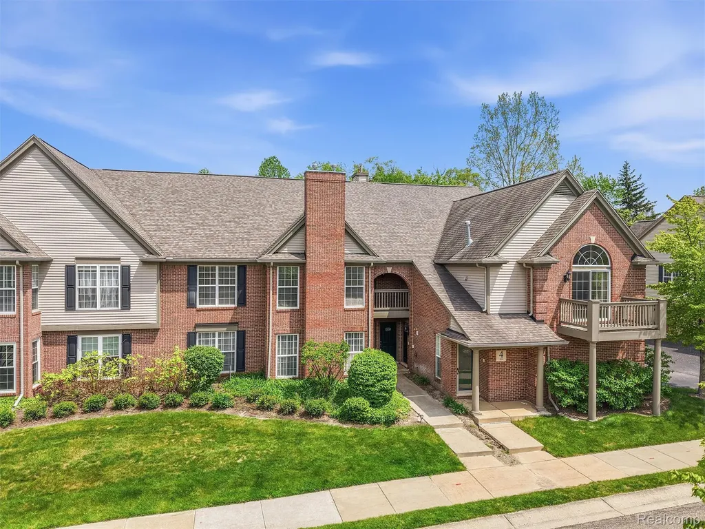 28284 Carlton Way Drive Novi City MI 48377