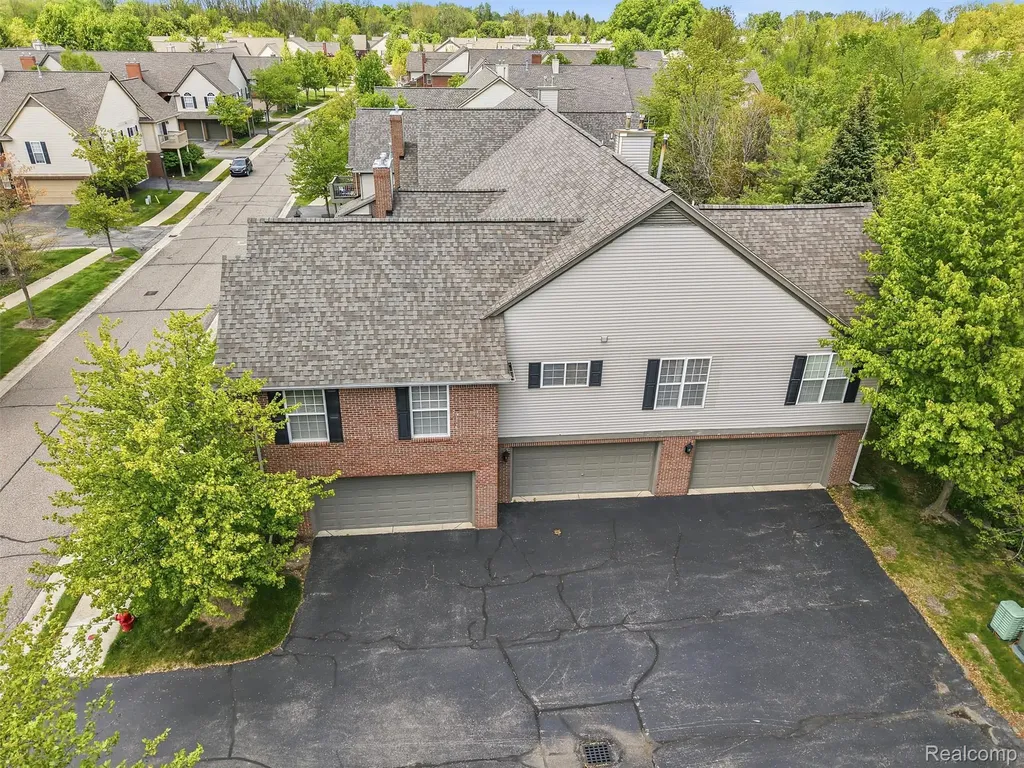 28284 Carlton Way Drive Novi City MI 48377