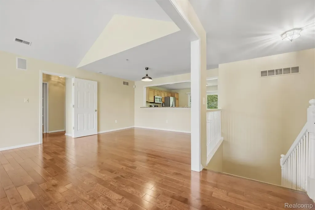 28284 Carlton Way Drive Novi City MI 48377