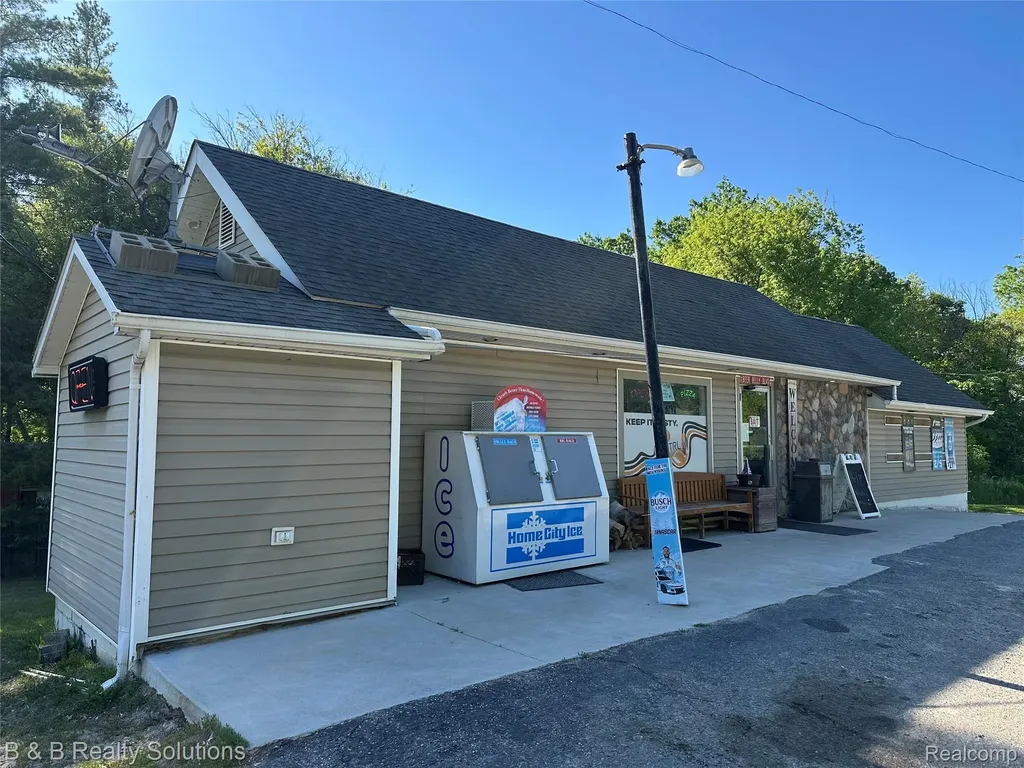5009 Lapeer Road Deerfield Township MI 48421