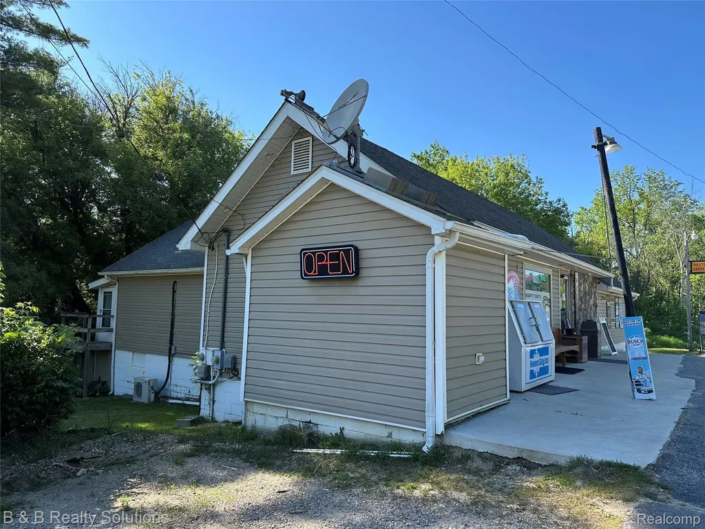 5009 Lapeer Road Deerfield Township MI 48421