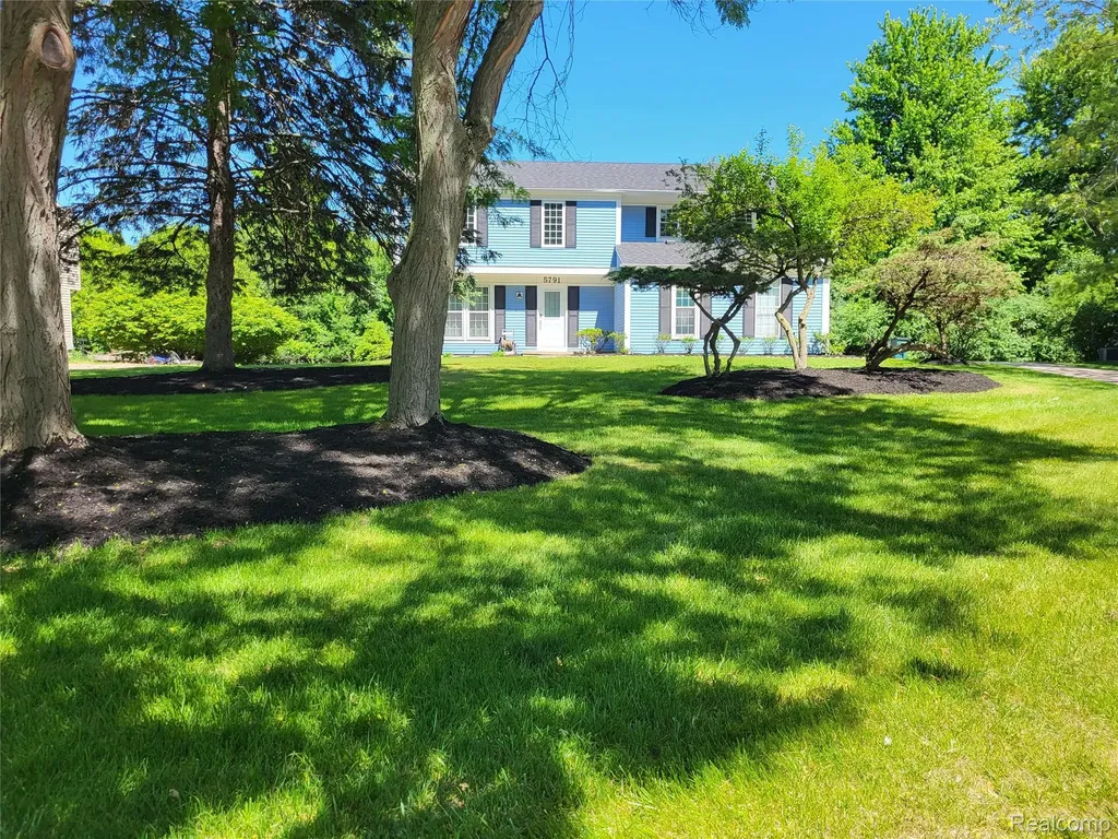 5791 Beauchamp Place West Bloomfield Charter Township MI 48322