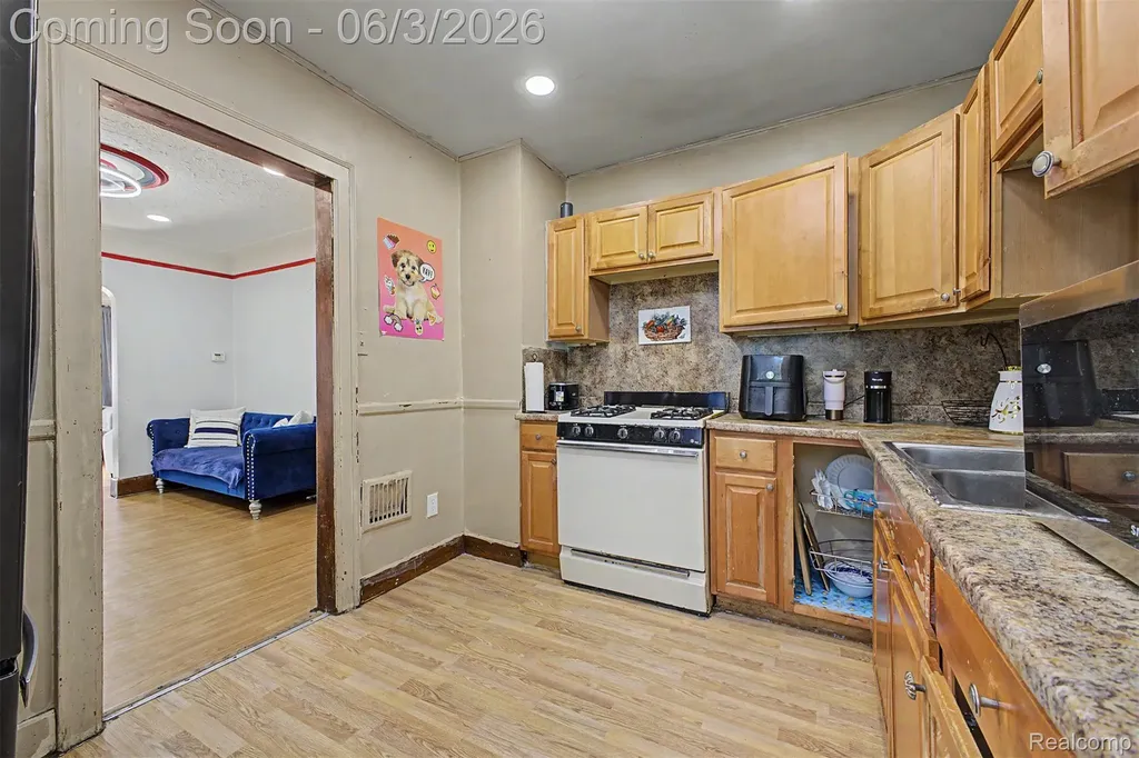 6808 Abington Avenue Detroit City MI 48228