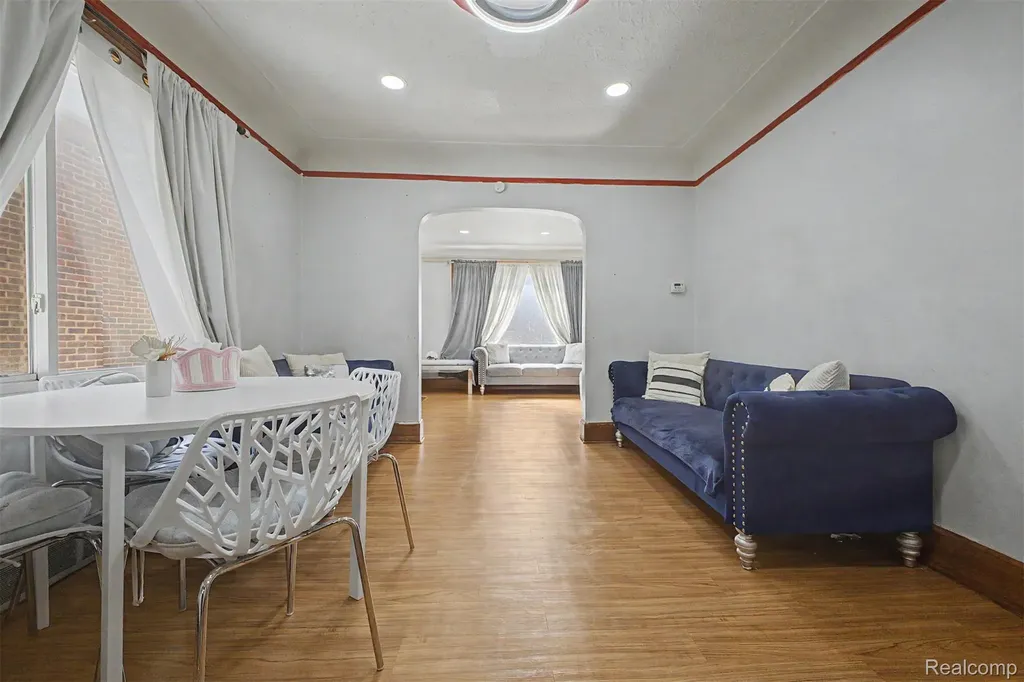 6808 Abington Avenue Detroit City MI 48228