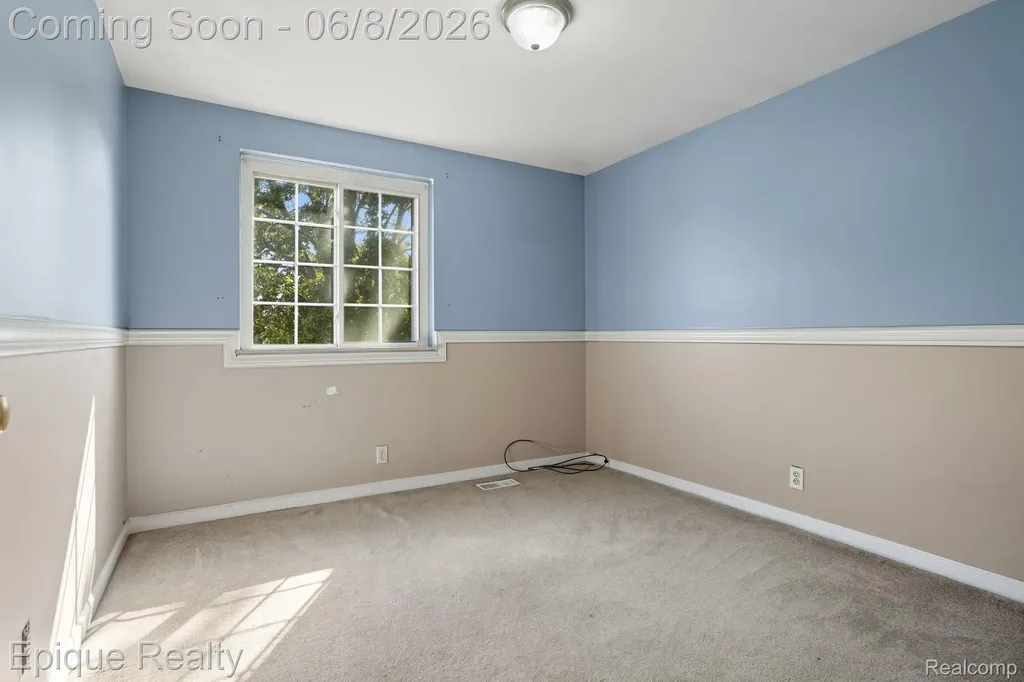 2263 Camilla Drive Troy City MI 48083