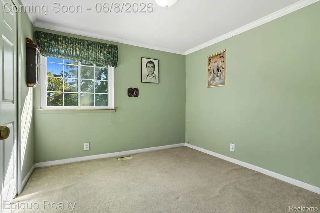 2263 Camilla Drive Troy City MI 48083