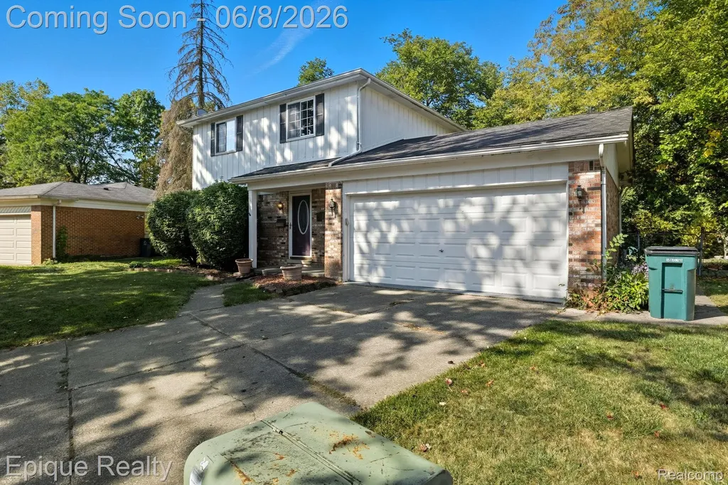 2263 Camilla Drive Troy City MI 48083