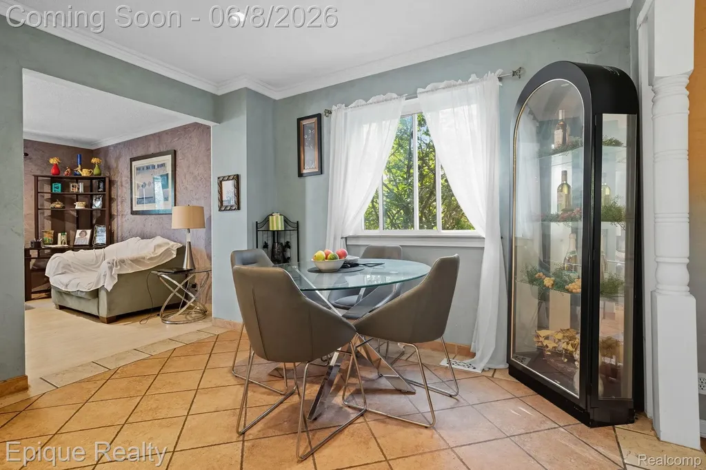 2263 Camilla Drive Troy City MI 48083
