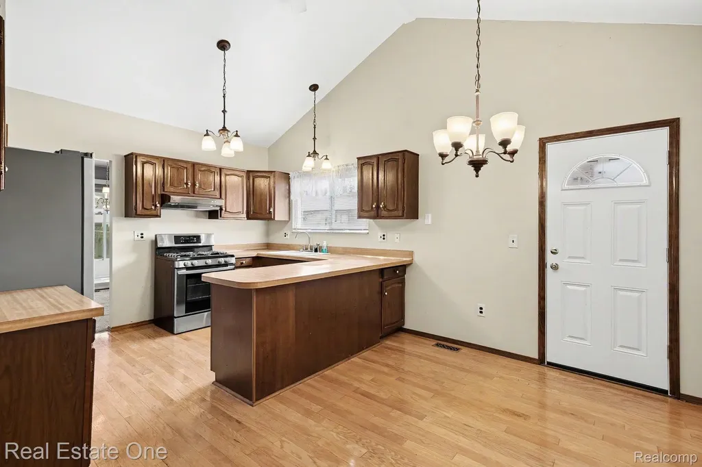 13732 Brunswick Drive Sterling Heights City MI 48312