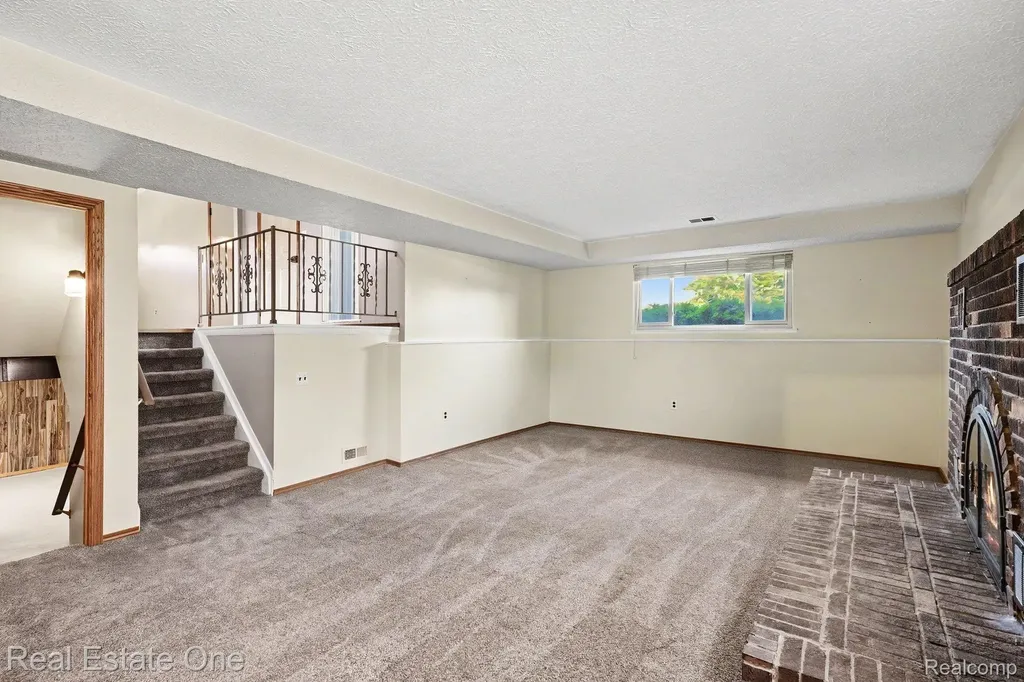13732 Brunswick Drive Sterling Heights City MI 48312