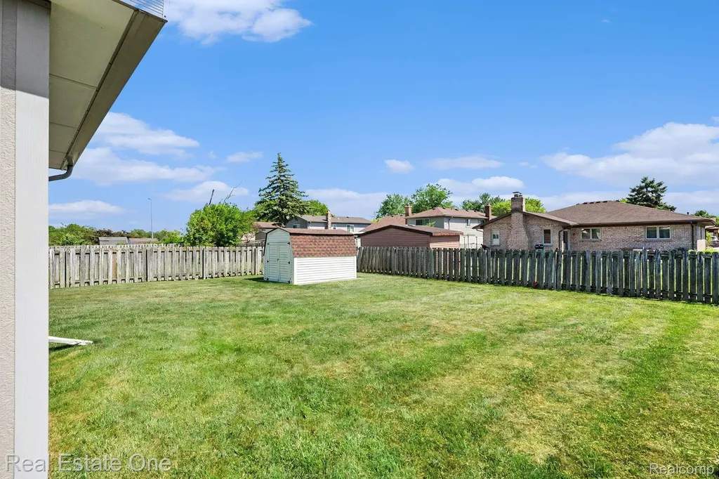 13732 Brunswick Drive Sterling Heights City MI 48312