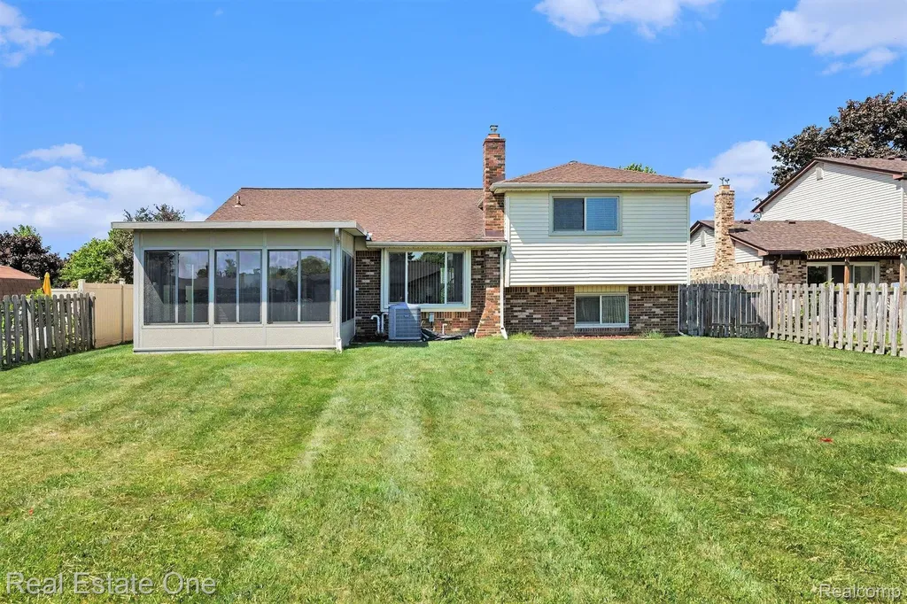 13732 Brunswick Drive Sterling Heights City MI 48312
