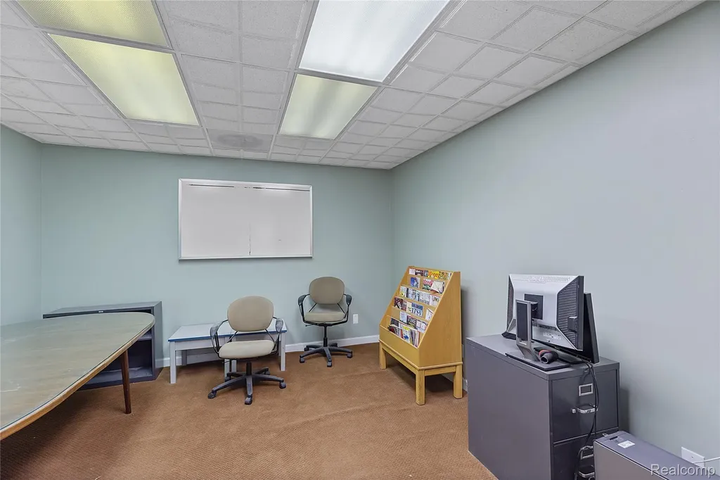 1250 W Hamlin Road Rochester Hills City MI 48309