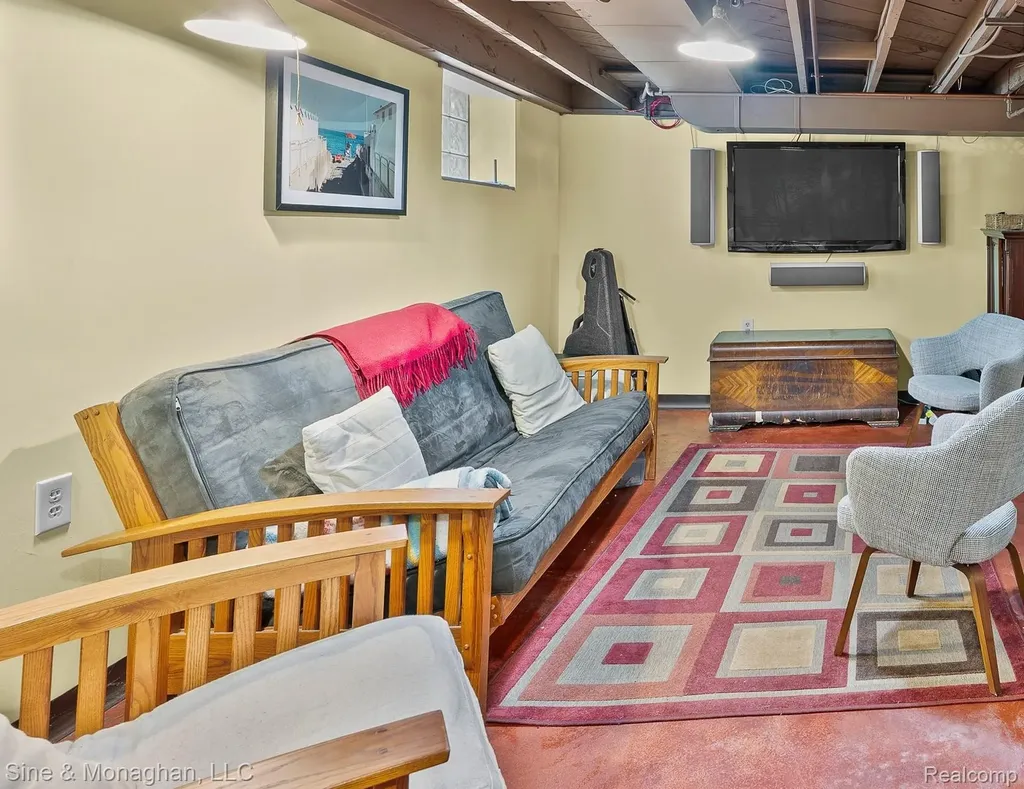 307 Kayser Avenue Royal Oak City MI 48067