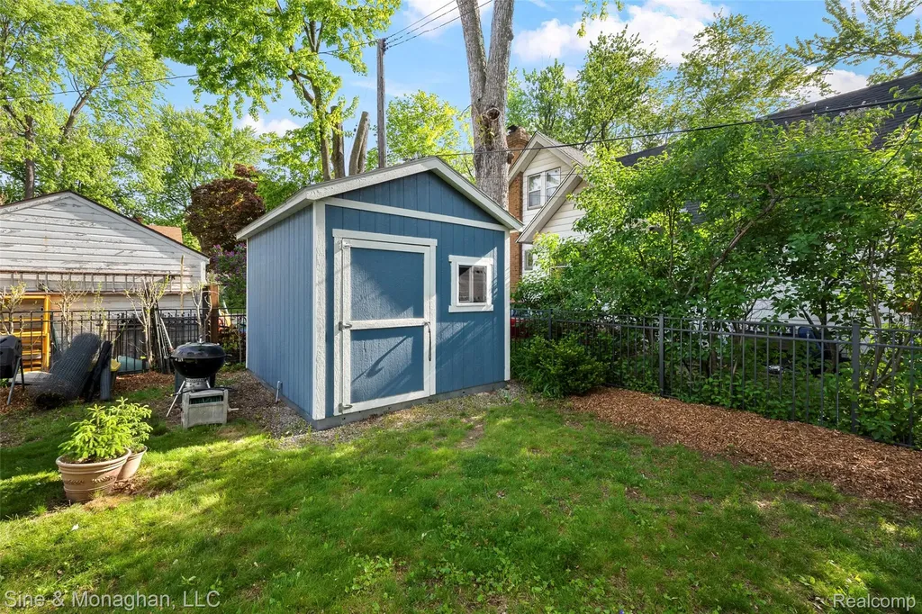 307 Kayser Avenue Royal Oak City MI 48067