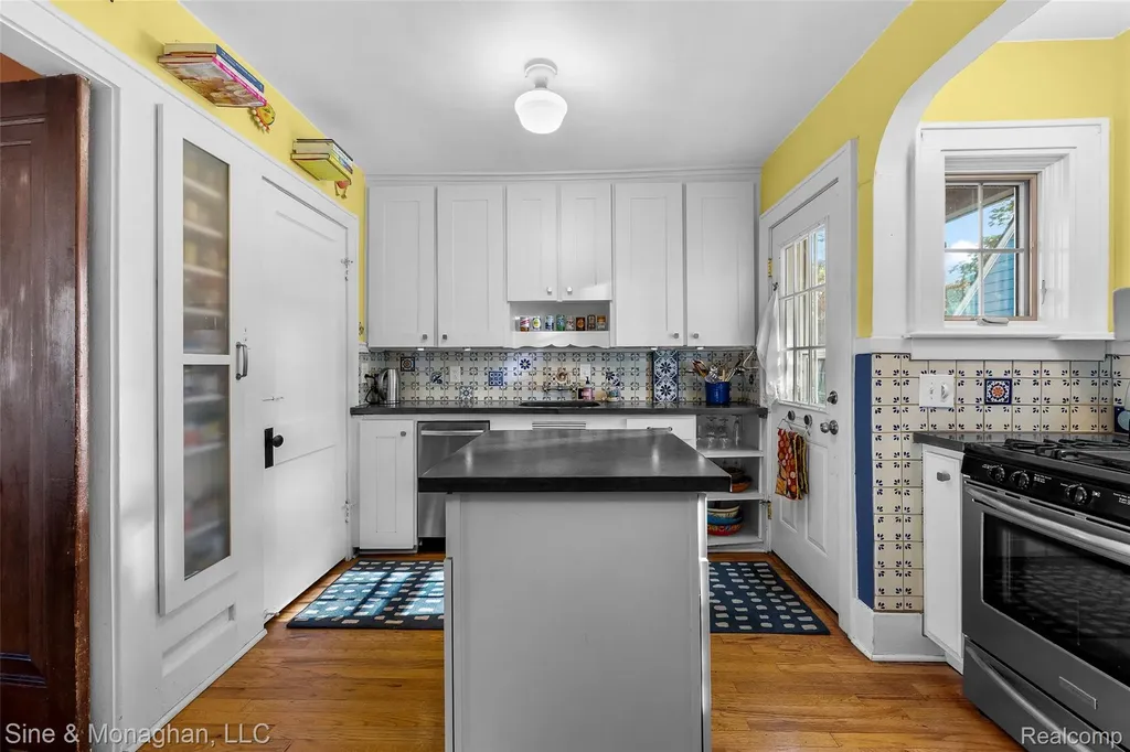 307 Kayser Avenue Royal Oak City MI 48067