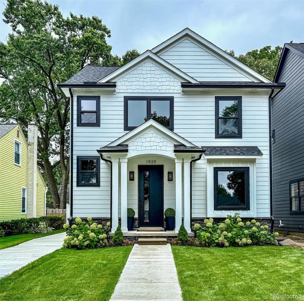 1929 Brookwood Avenue Royal Oak City MI 48073