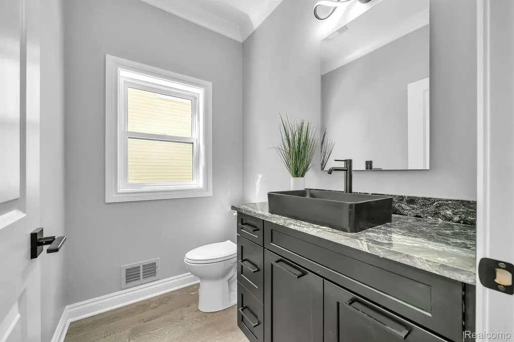 1929 Brookwood Avenue Royal Oak City MI 48073