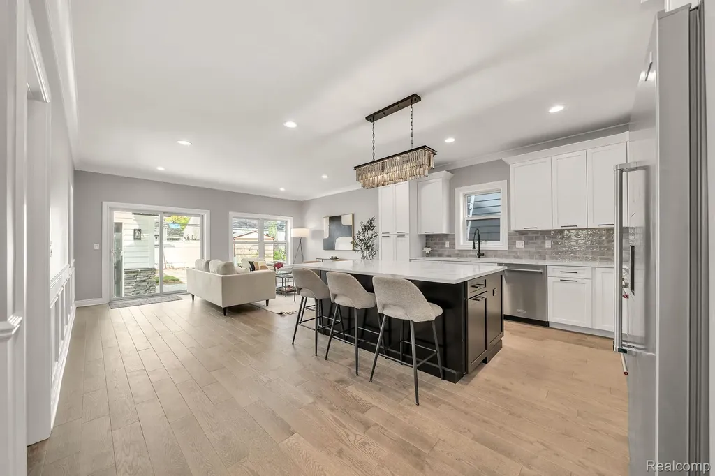1929 Brookwood Avenue Royal Oak City MI 48073