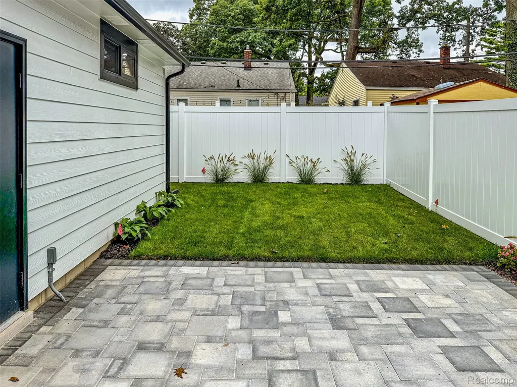 1929 Brookwood Avenue Royal Oak City MI 48073
