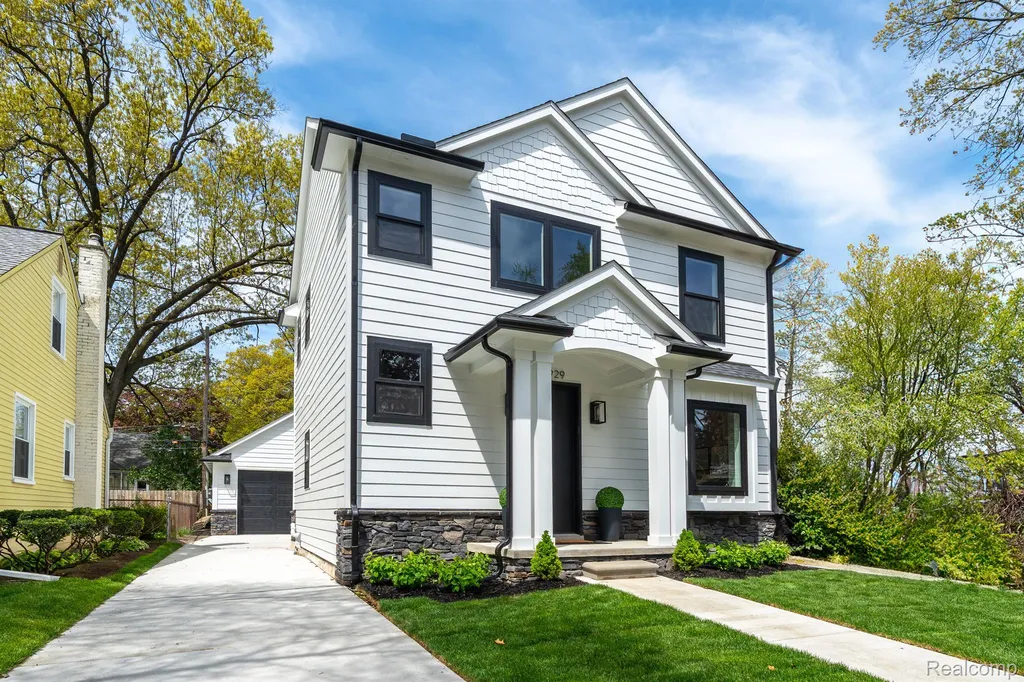1929 Brookwood Avenue Royal Oak City MI 48073