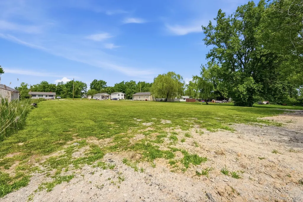 00 La Croix Street Clinton Charter Township MI 48036